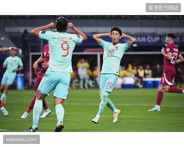 中国男足18强赛首战客场挑战日本，伊万科维奇的战术部署将决定球队能否保留出线希望
